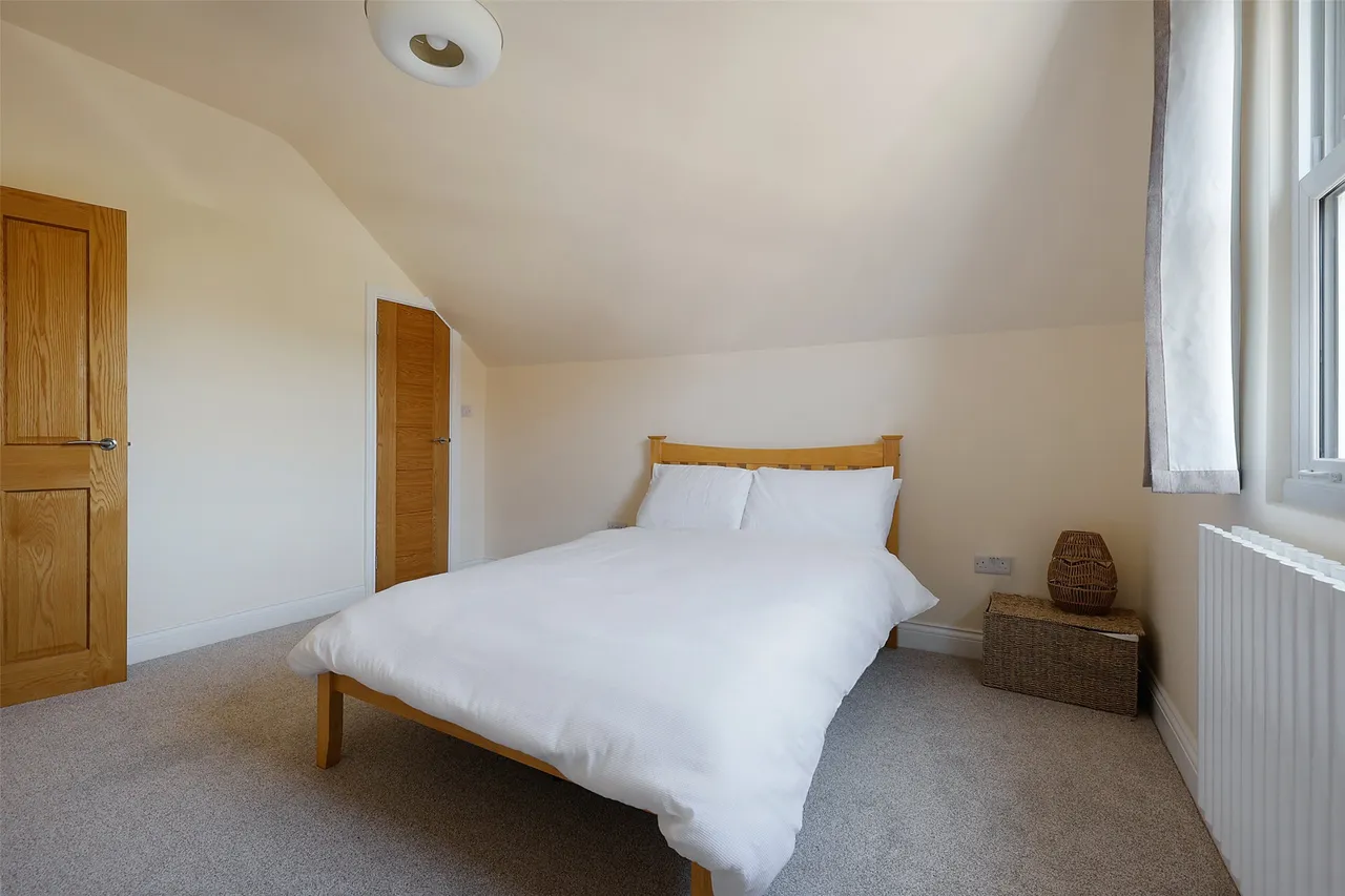 Nutley Lane, Reigate, RH2, photo 8
