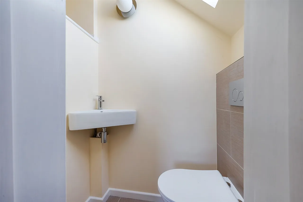 Nutley Lane, Reigate, RH2, photo 15