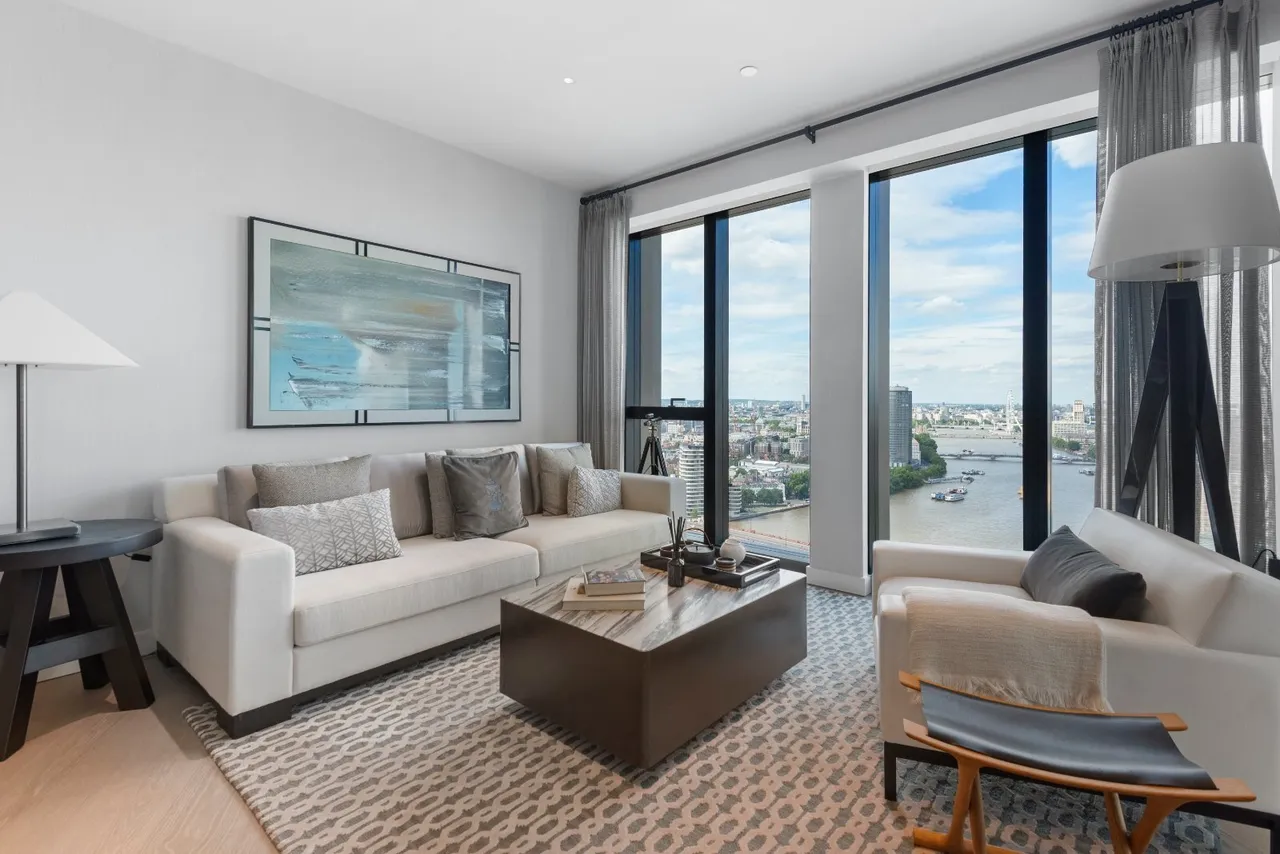 2 bed flat to rent, Nine Elms Lane, London, SW8