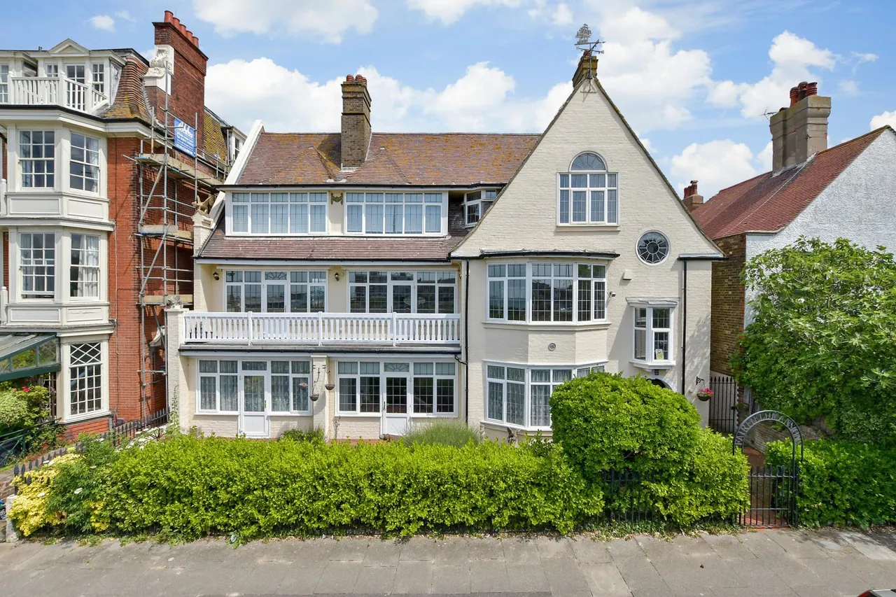 Fifth Avenue, Cliftonville, photo 15