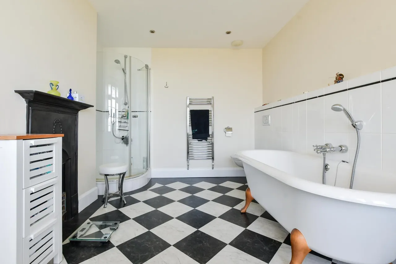 Fifth Avenue, Cliftonville, photo 9