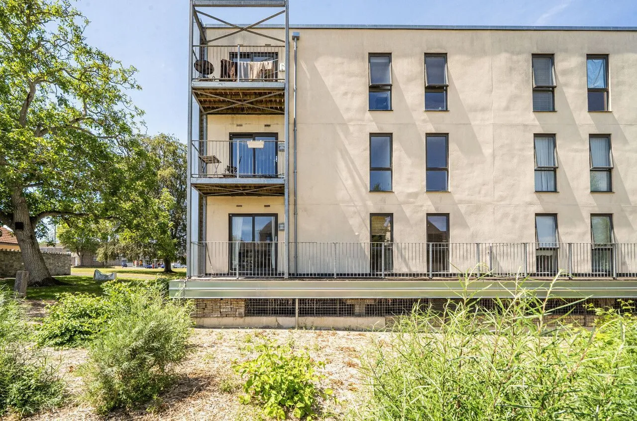 2 bed flat for sale, Lime Tree Square, Street, BA16