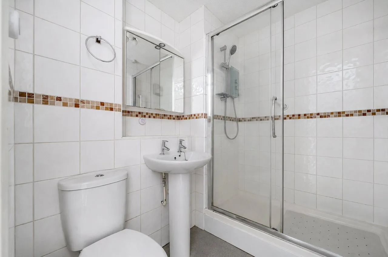 Badgers Croft, Victoria Road, Mortimer Common, Reading, RG7 3SW, photo 5