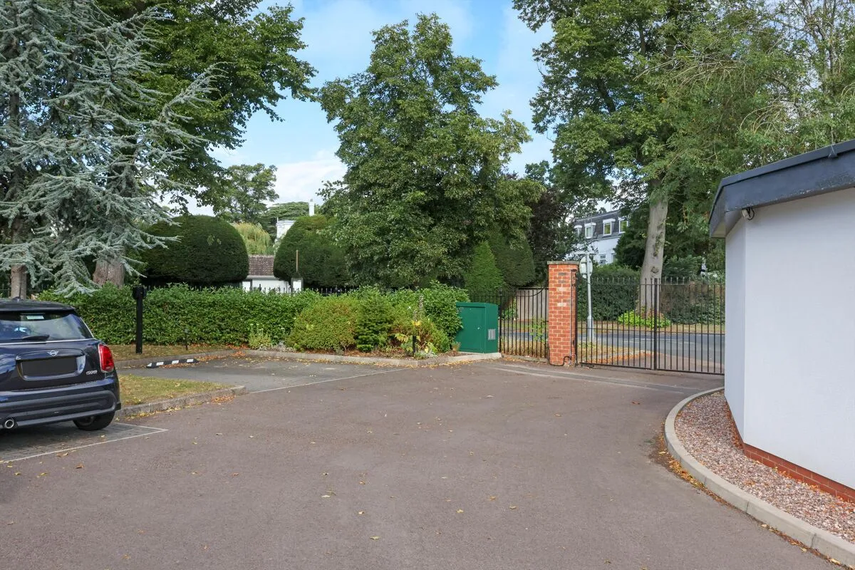 Pittville Crescent, Cheltenham, GL52, photo 23