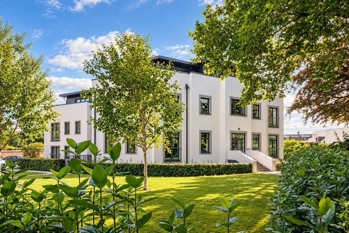 2 bed flat for sale, Pittville Crescent, Cheltenham, GL52