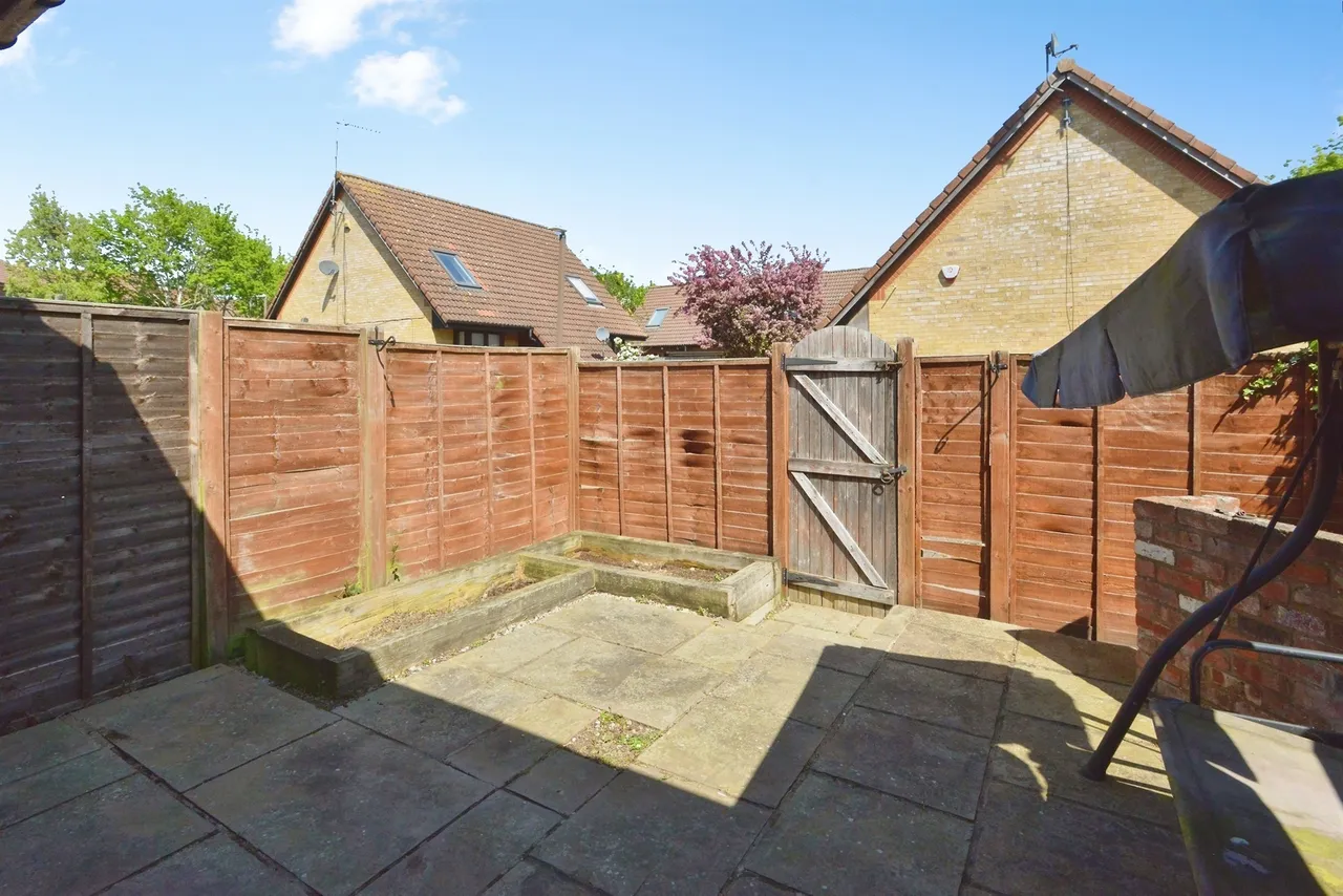 Redwood Gate, Shenley Lodge, Milton Keynes, photo 9