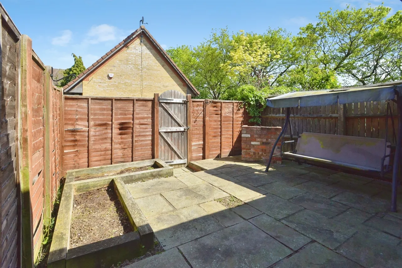 Redwood Gate, Shenley Lodge, Milton Keynes, photo 11