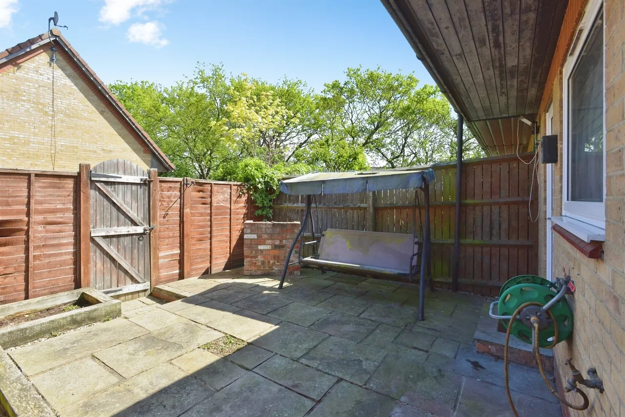 Redwood Gate, Shenley Lodge, Milton Keynes, photo 10