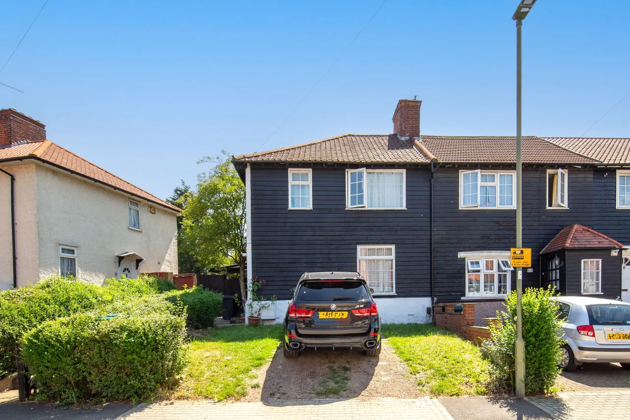 3 bed house for sale, Fortescue Road, Edgware, HA8