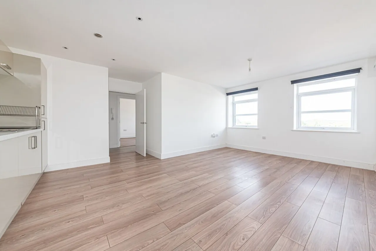 London Road, Blackwater, GU17, photo 13