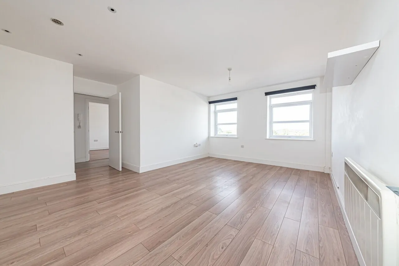 London Road, Blackwater, GU17, photo 12