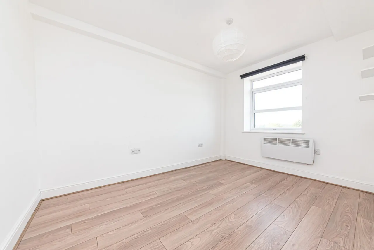 London Road, Blackwater, GU17, photo 5