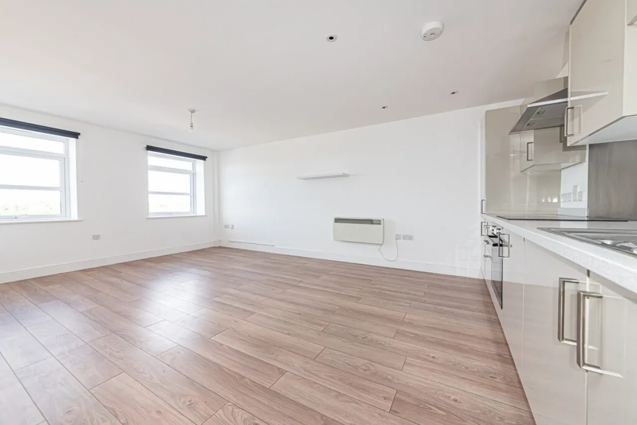 London Road, Blackwater, GU17, photo 11