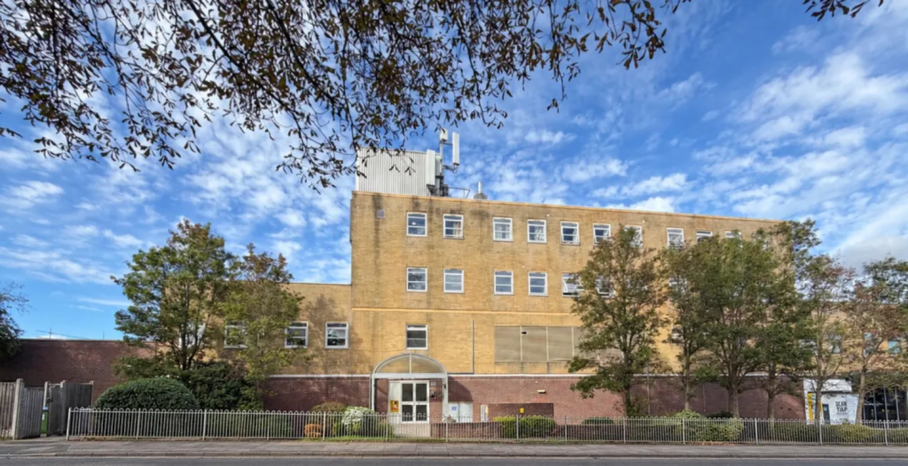 London Road, Blackwater, GU17, photo 18
