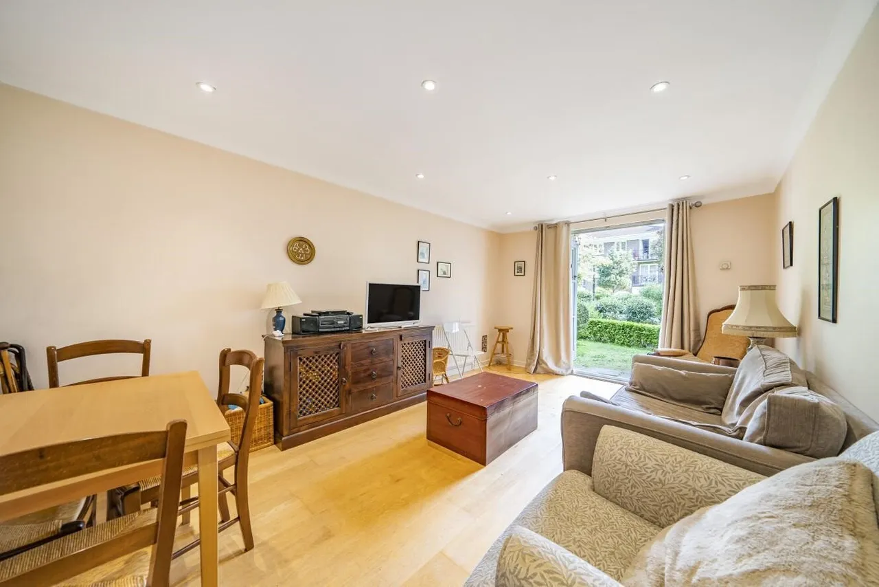 1 bed flat for sale, Brompton Park Crescent, Fulham, SW6