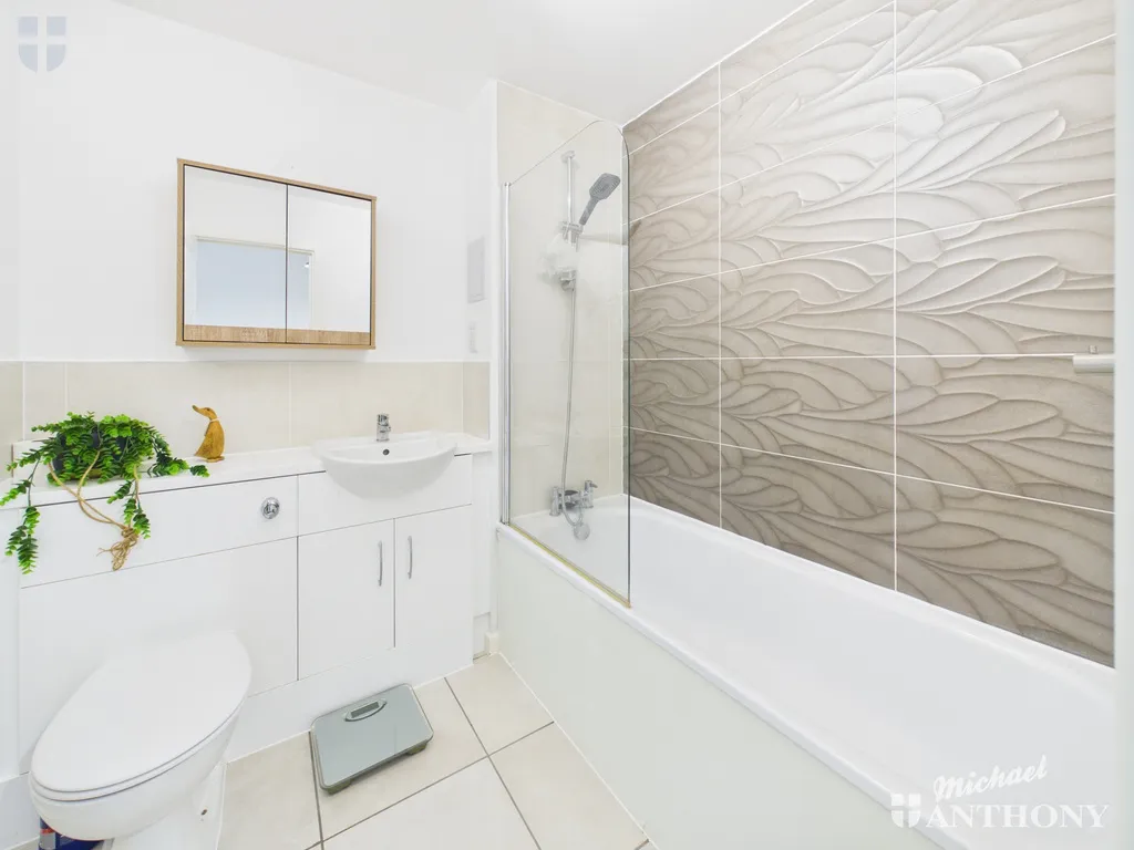 Honeysuckle Place, Weston Turville, HP22, photo 7