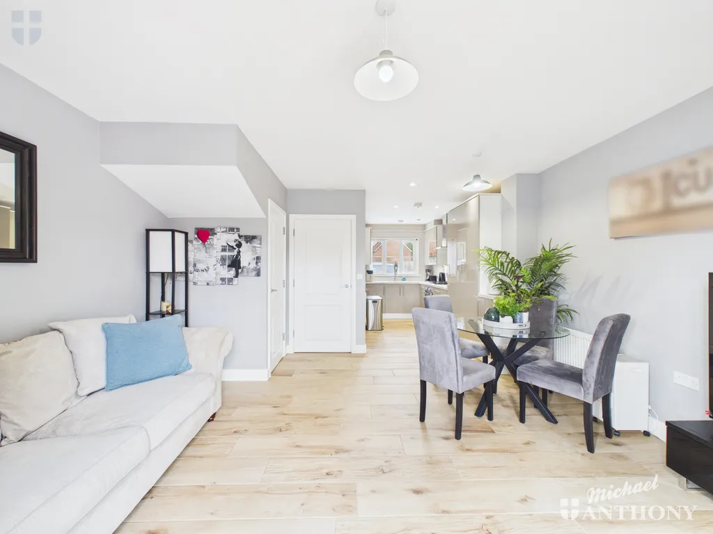 Honeysuckle Place, Weston Turville, HP22, photo 2