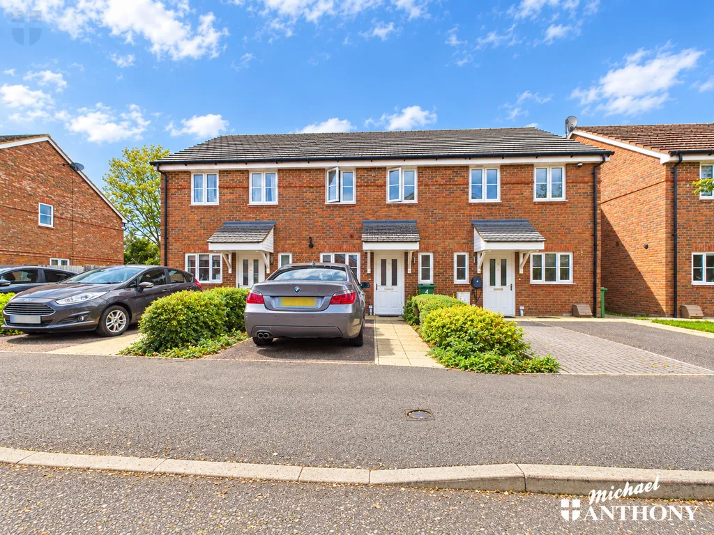 2 bed house for sale, Honeysuckle Place, Weston Turville, HP22