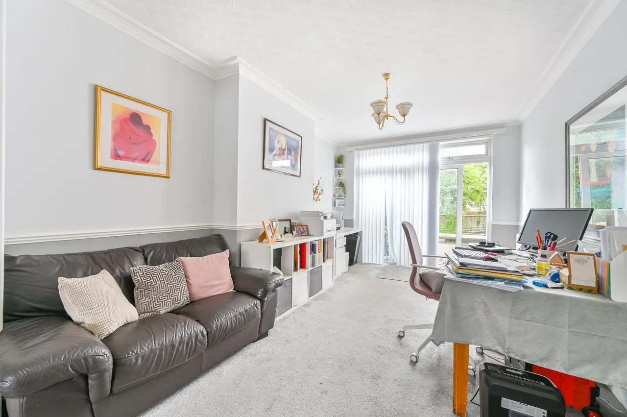 3 Queenscourt, Wembley, photo 7