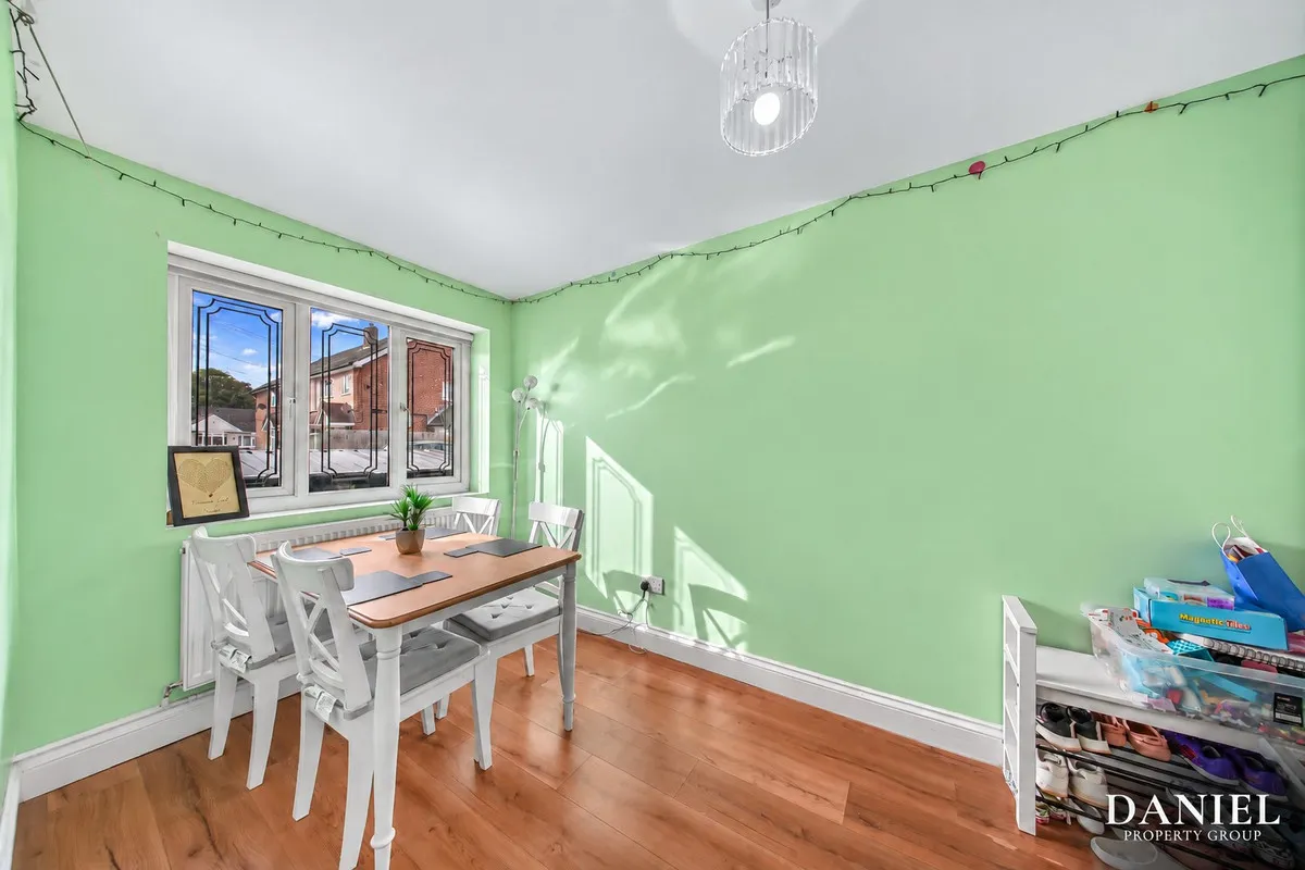 Victoria Close, Laindon, SS15, photo 4