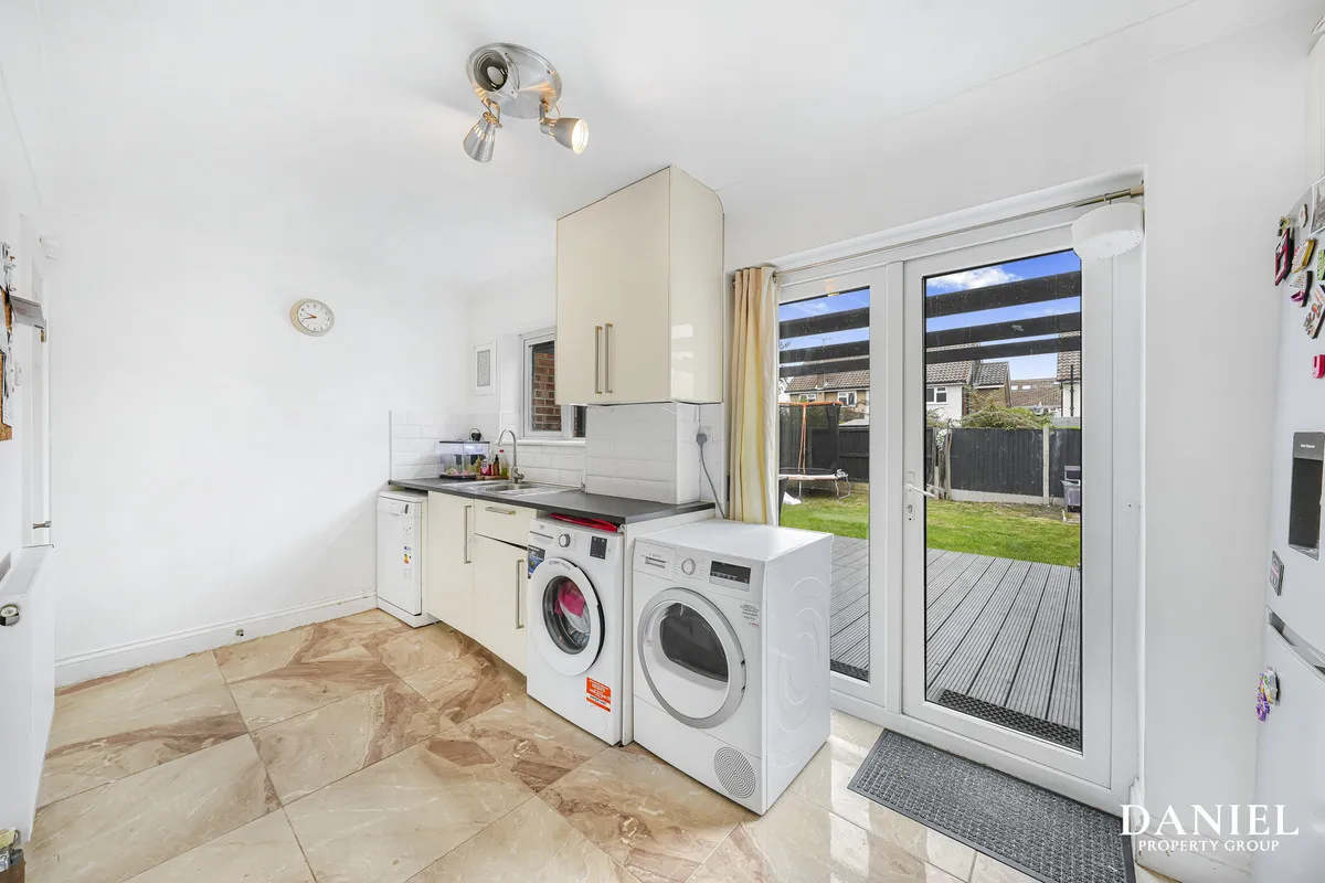 Victoria Close, Laindon, SS15, photo 9