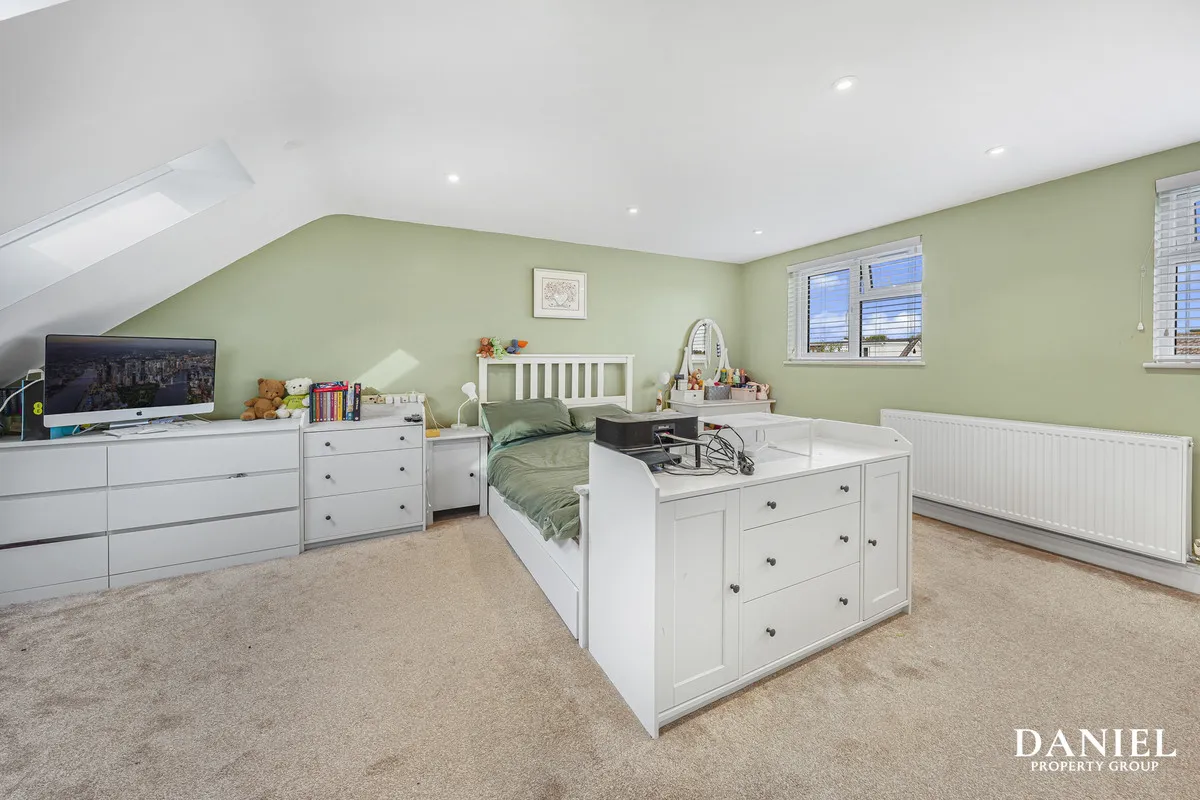 Victoria Close, Laindon, SS15, photo 21