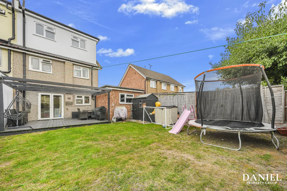 Victoria Close, Laindon, SS15, photo 30