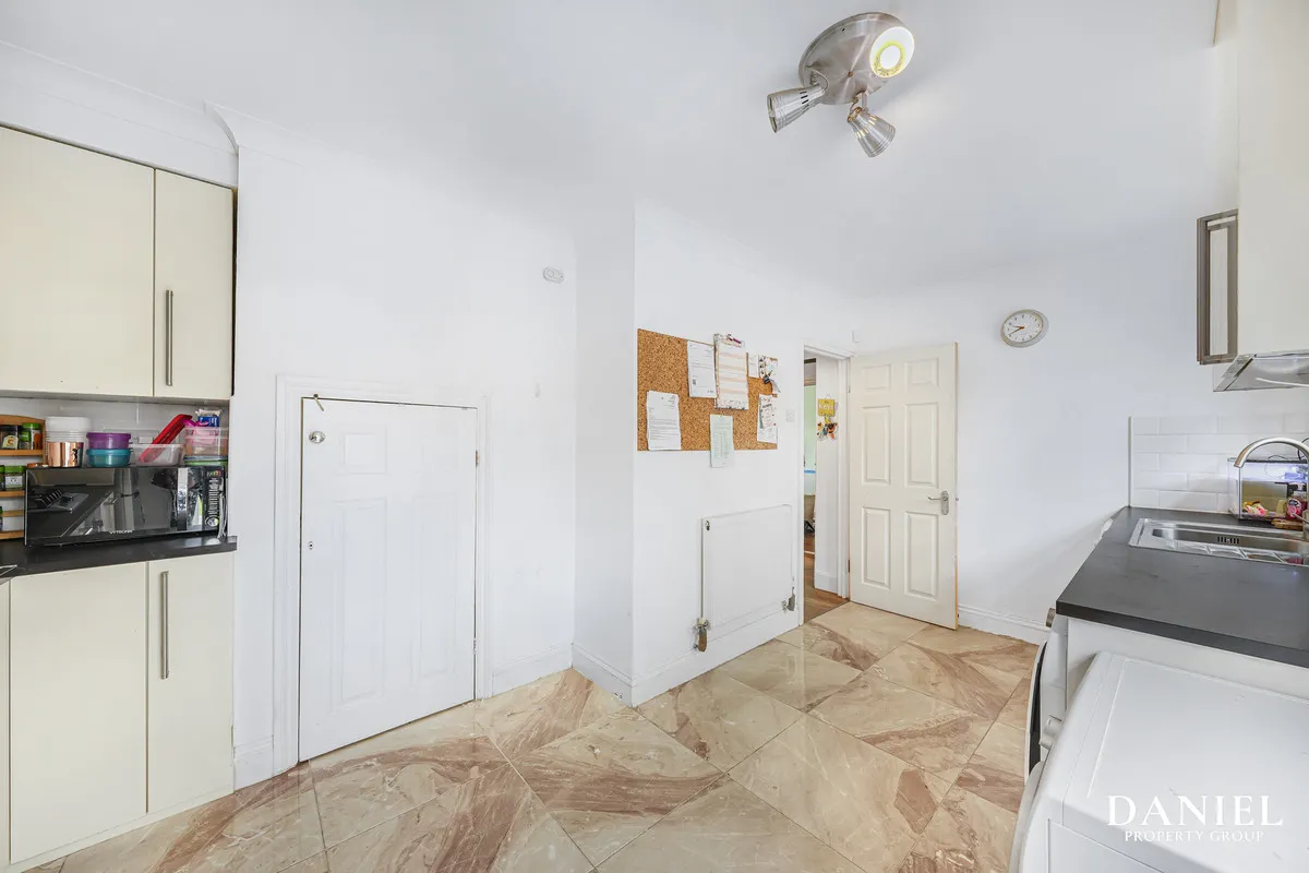 Victoria Close, Laindon, SS15, photo 10