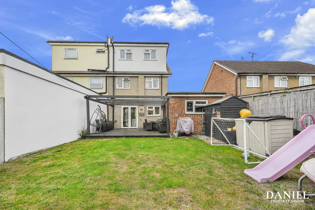 Victoria Close, Laindon, SS15, photo 27