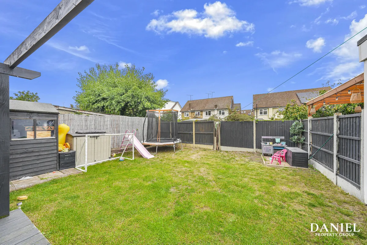 Victoria Close, Laindon, SS15, photo 13