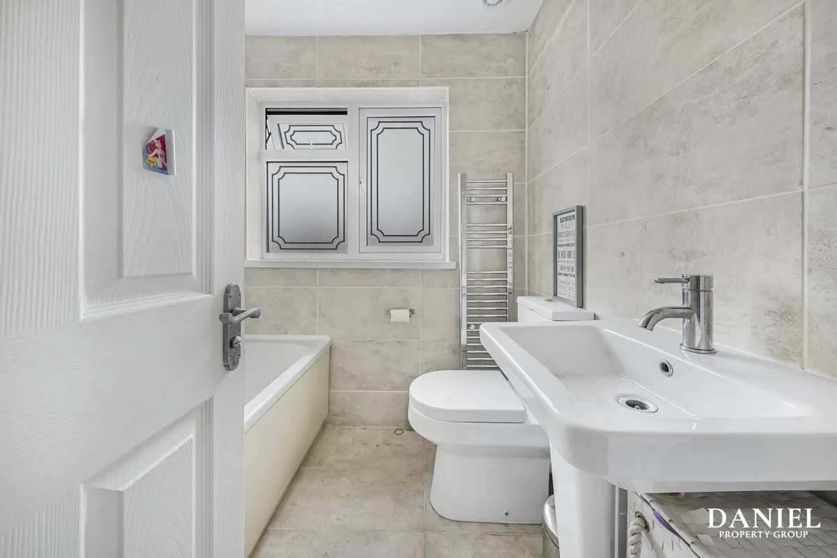 Victoria Close, Laindon, SS15, photo 18