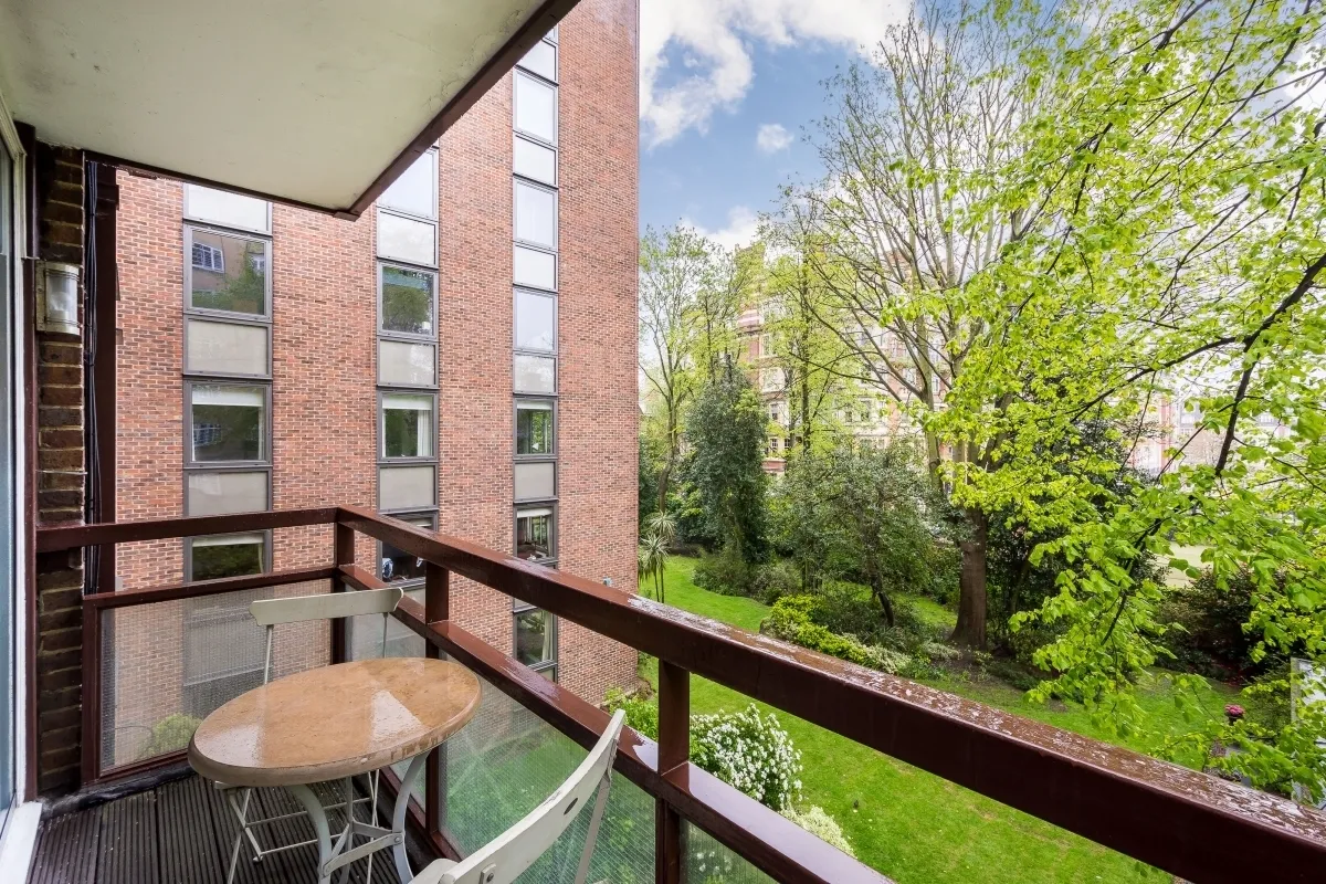 Hamilton House, Vicarage Gate W8, photo 3