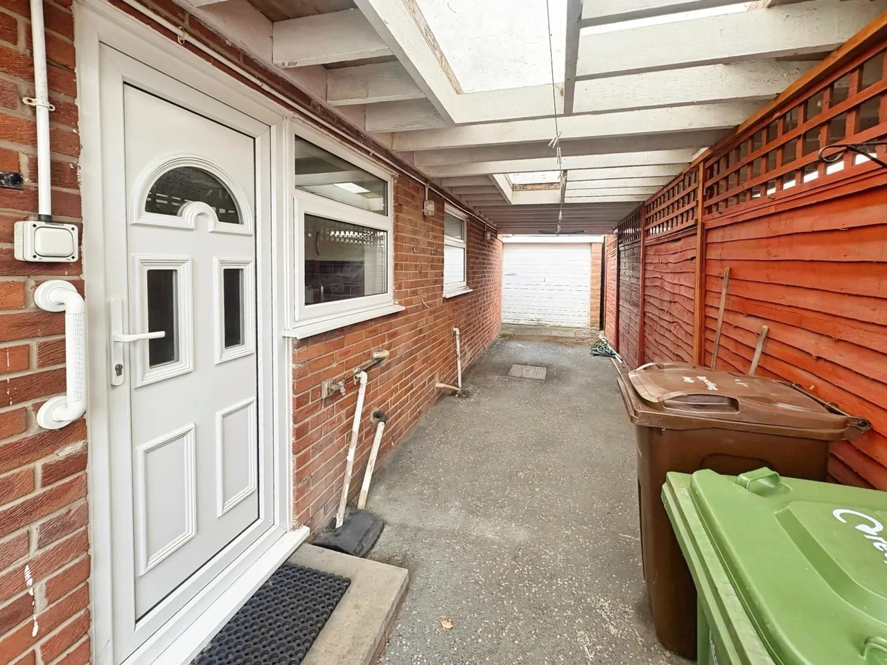 West Meade, Maghull, L31, photo 9