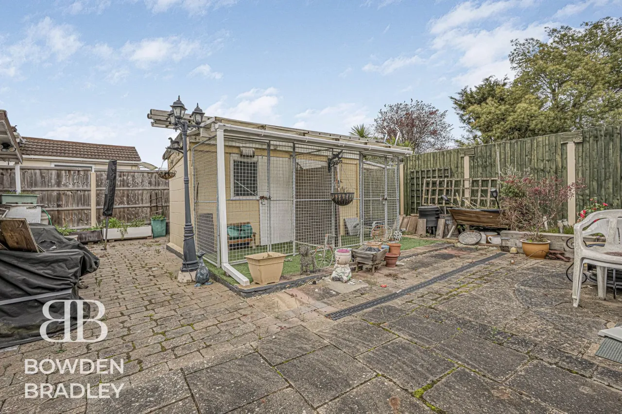 Central Avenue, Corringham, SS17, photo 9