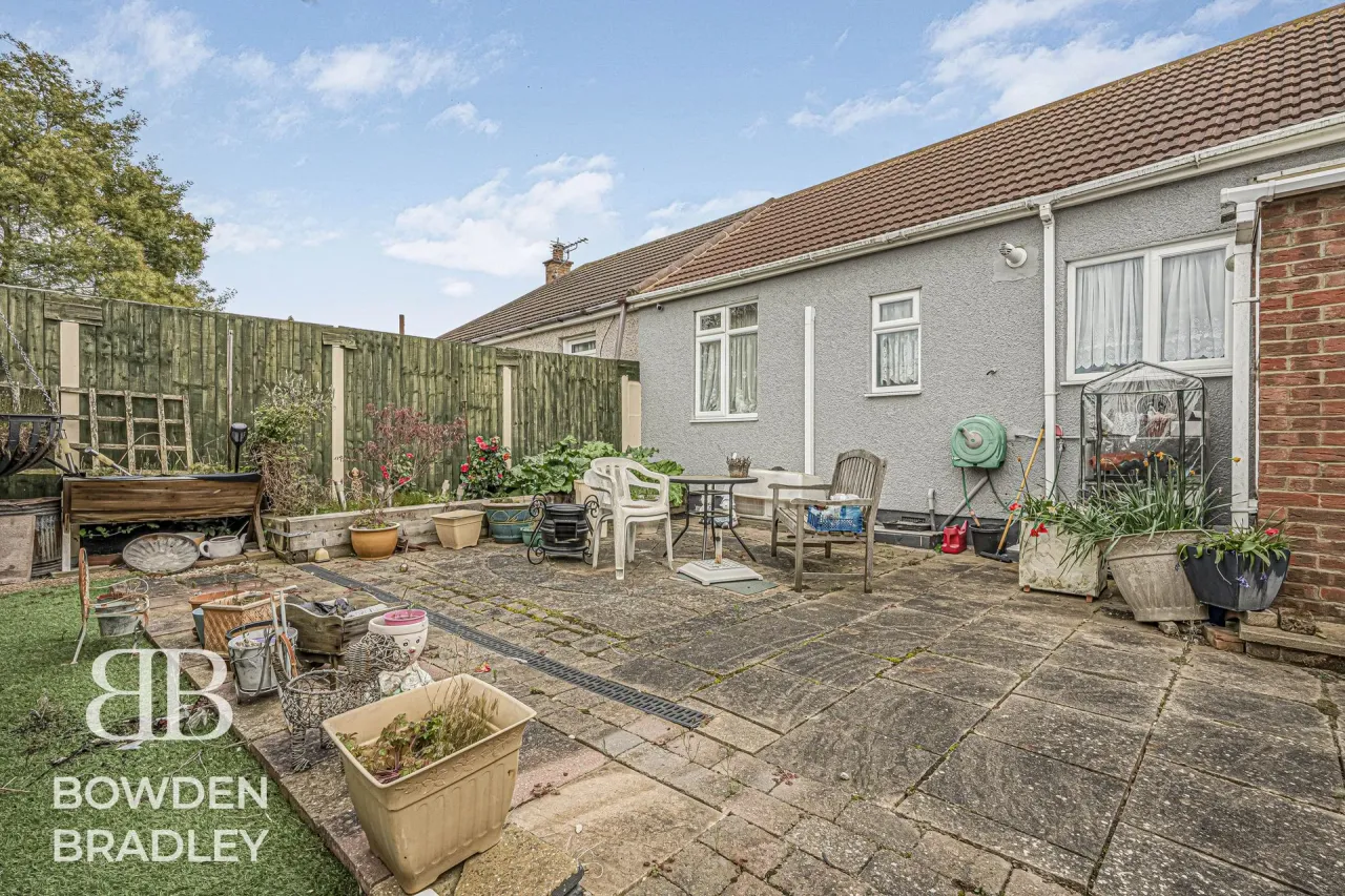Central Avenue, Corringham, SS17, photo 8