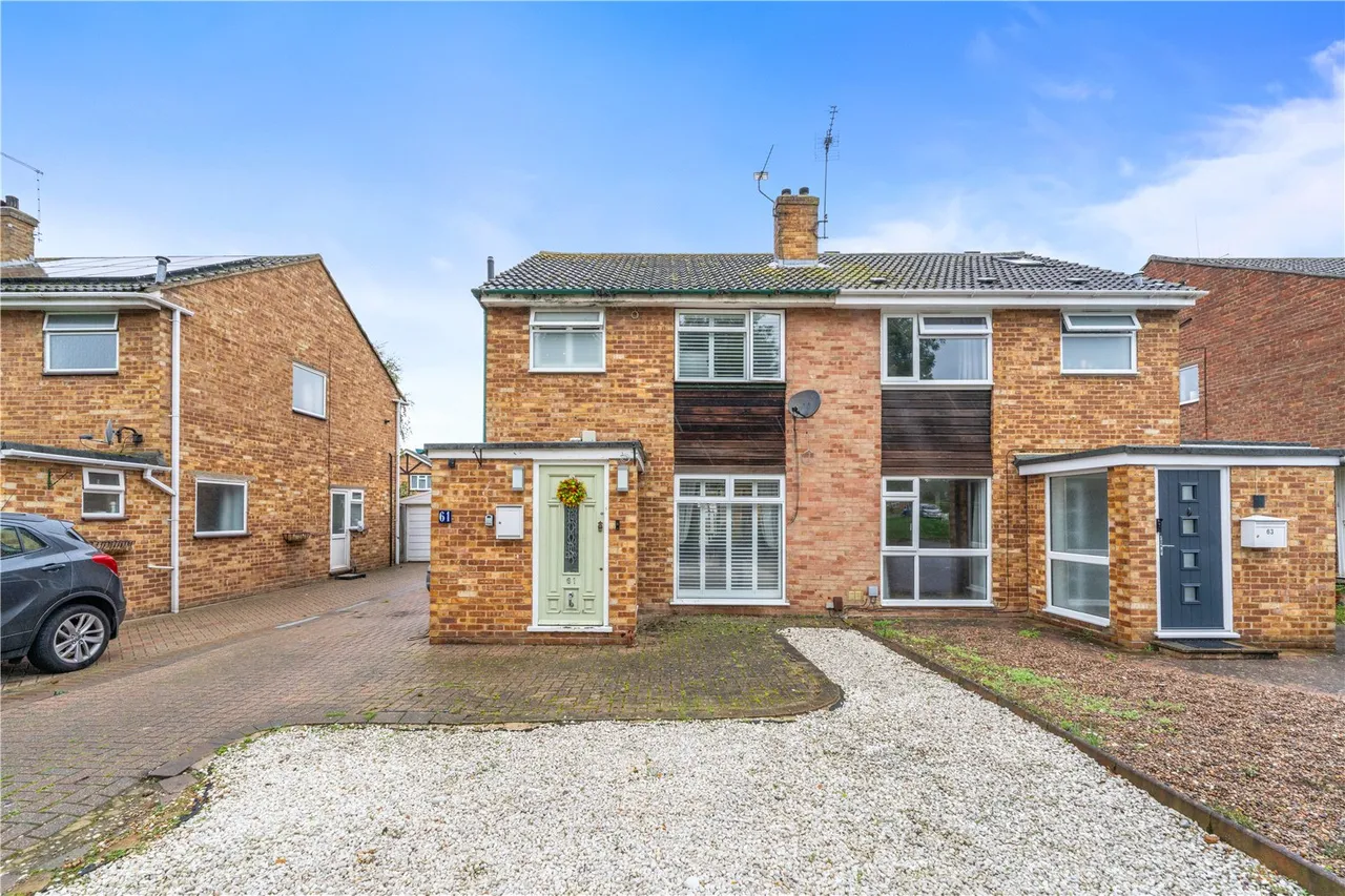 Catherine Drive, Sunbury On Thames, TW16 7TF, photo 2