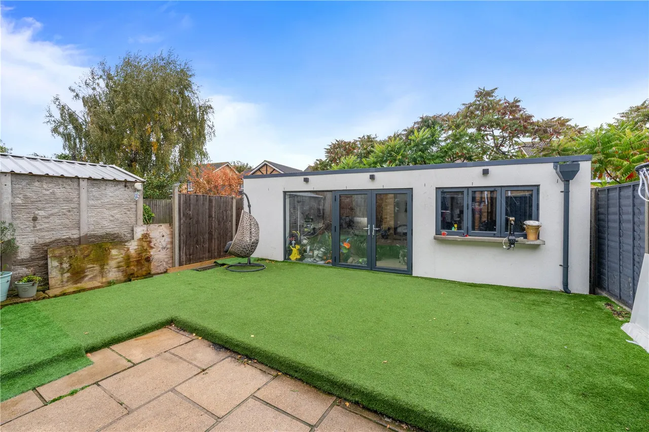 Catherine Drive, Sunbury On Thames, TW16 7TF, photo 14