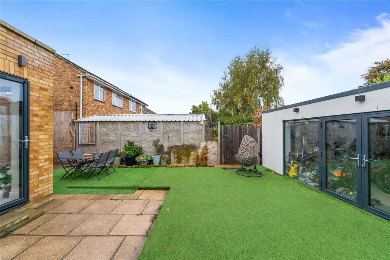 Catherine Drive, Sunbury On Thames, TW16 7TF, photo 12