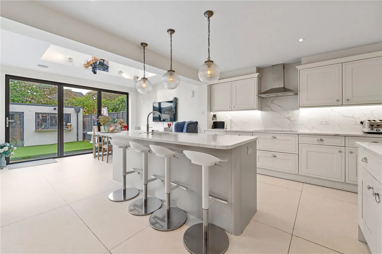 3 bed house for sale — Catherine Drive, Sunbury On Thames, TW16 7TF