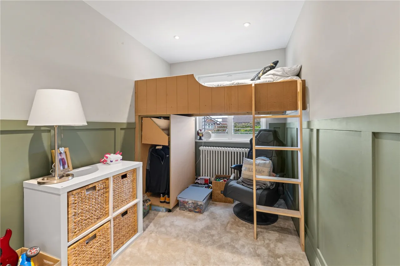 Catherine Drive, Sunbury On Thames, TW16 7TF, photo 11