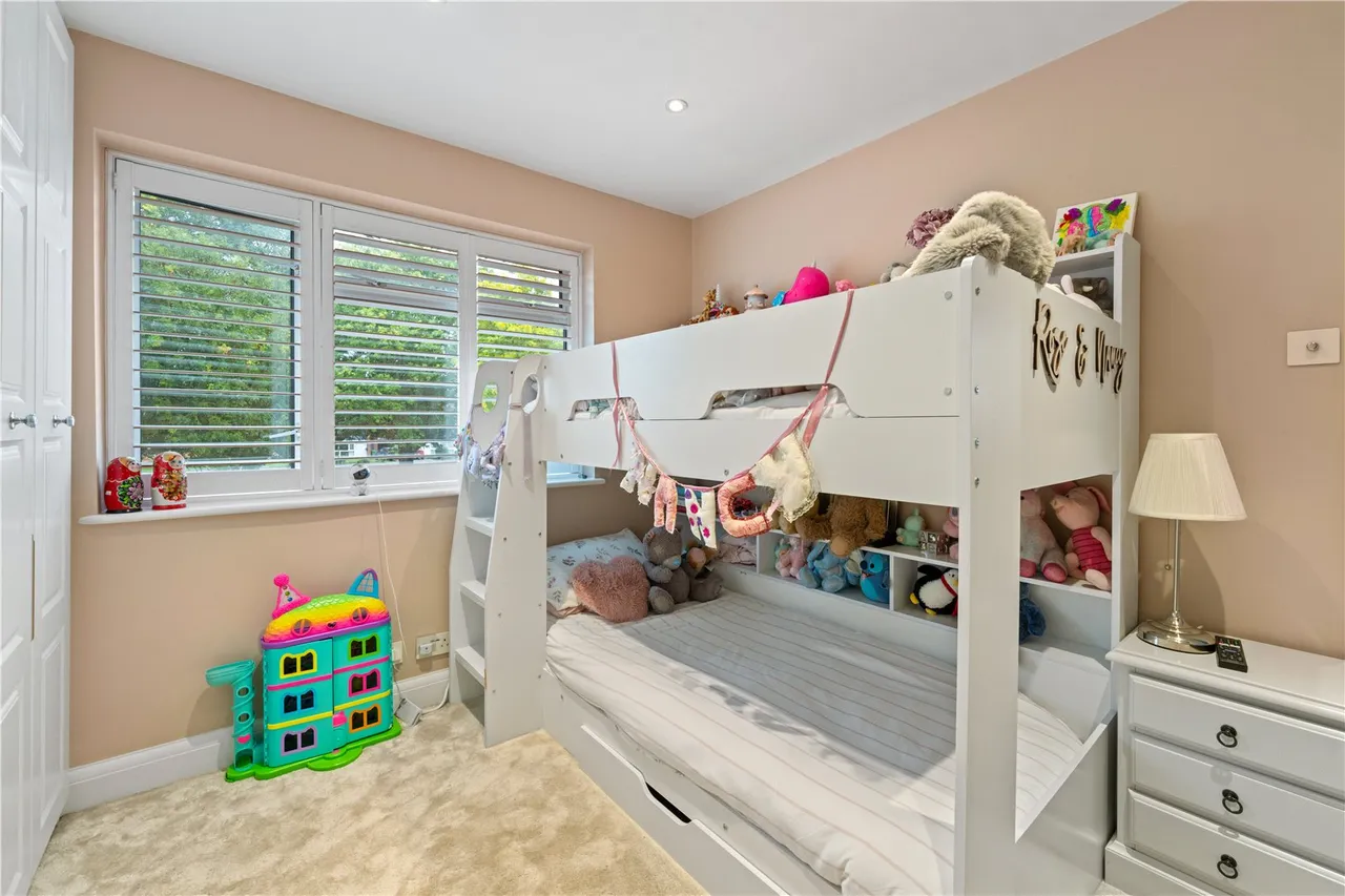 Catherine Drive, Sunbury On Thames, TW16 7TF, photo 9