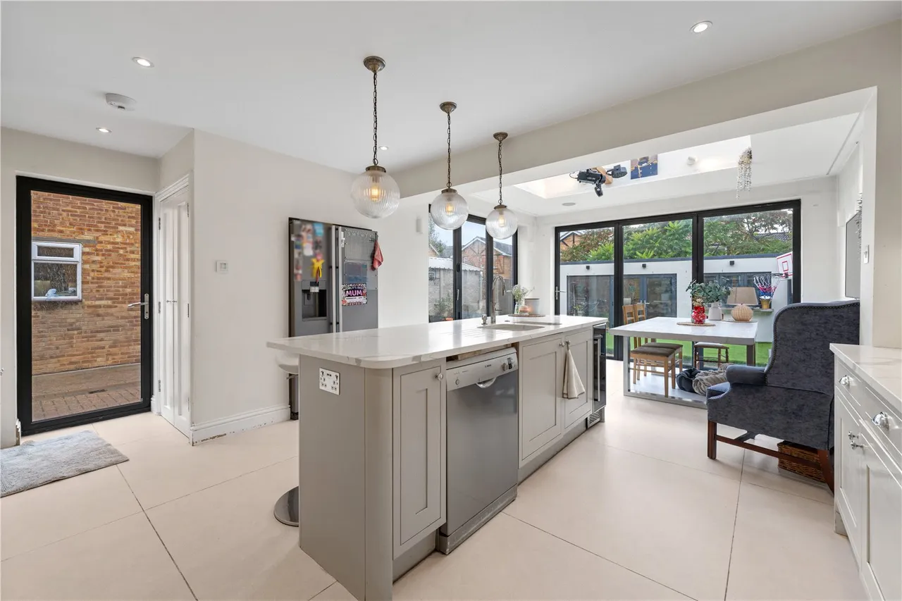 Catherine Drive, Sunbury On Thames, TW16 7TF, photo 6