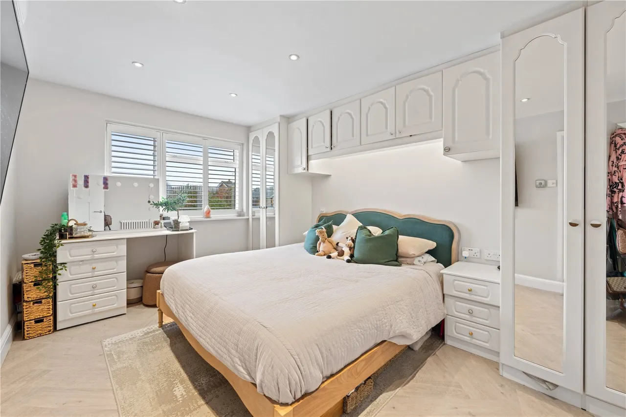 Catherine Drive, Sunbury On Thames, TW16 7TF, photo 7