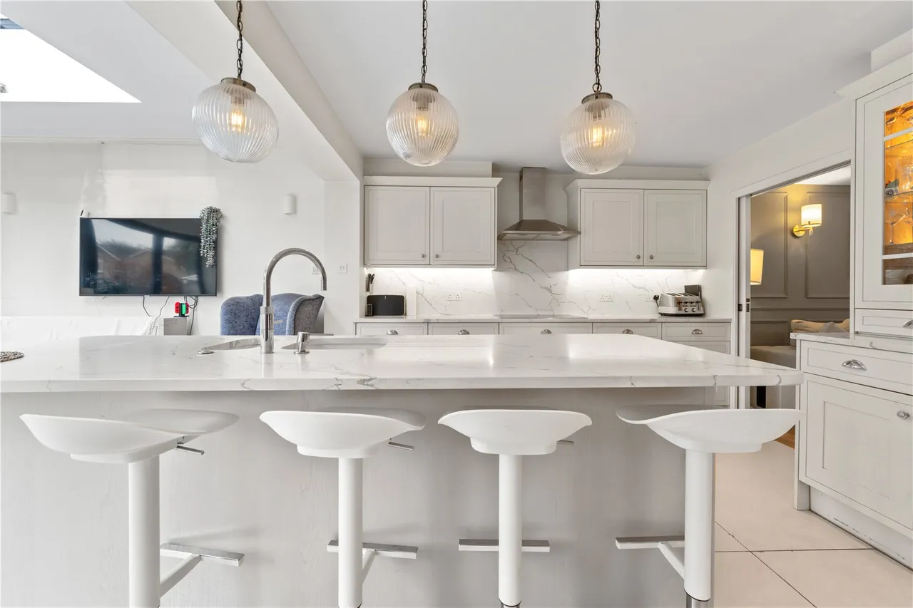 Catherine Drive, Sunbury On Thames, TW16 7TF, photo 5
