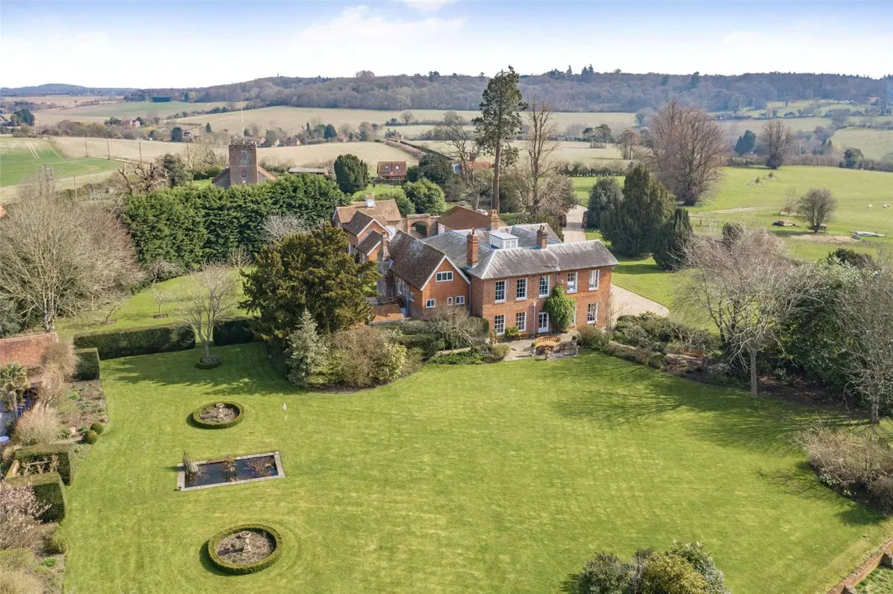 Winterbourne, Newbury, Berkshire, RG20 8AU, photo 4