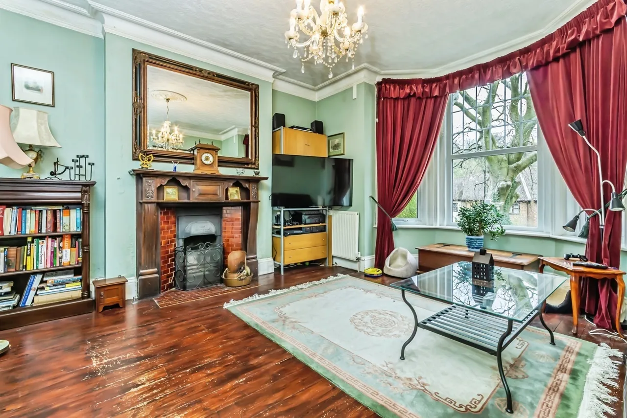 Croydon Road, Caterham, Surrey, CR3, photo 2