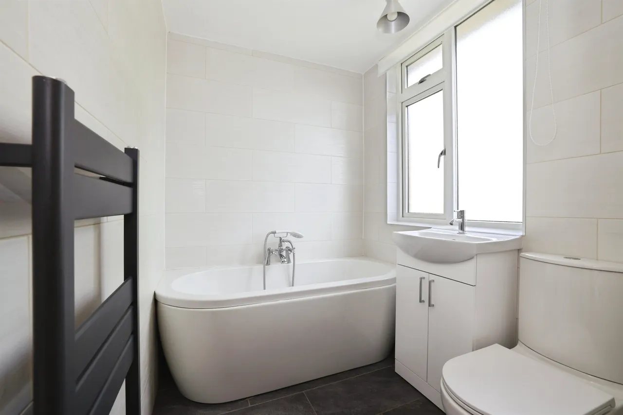 Woodland Way, Devizes, photo 12