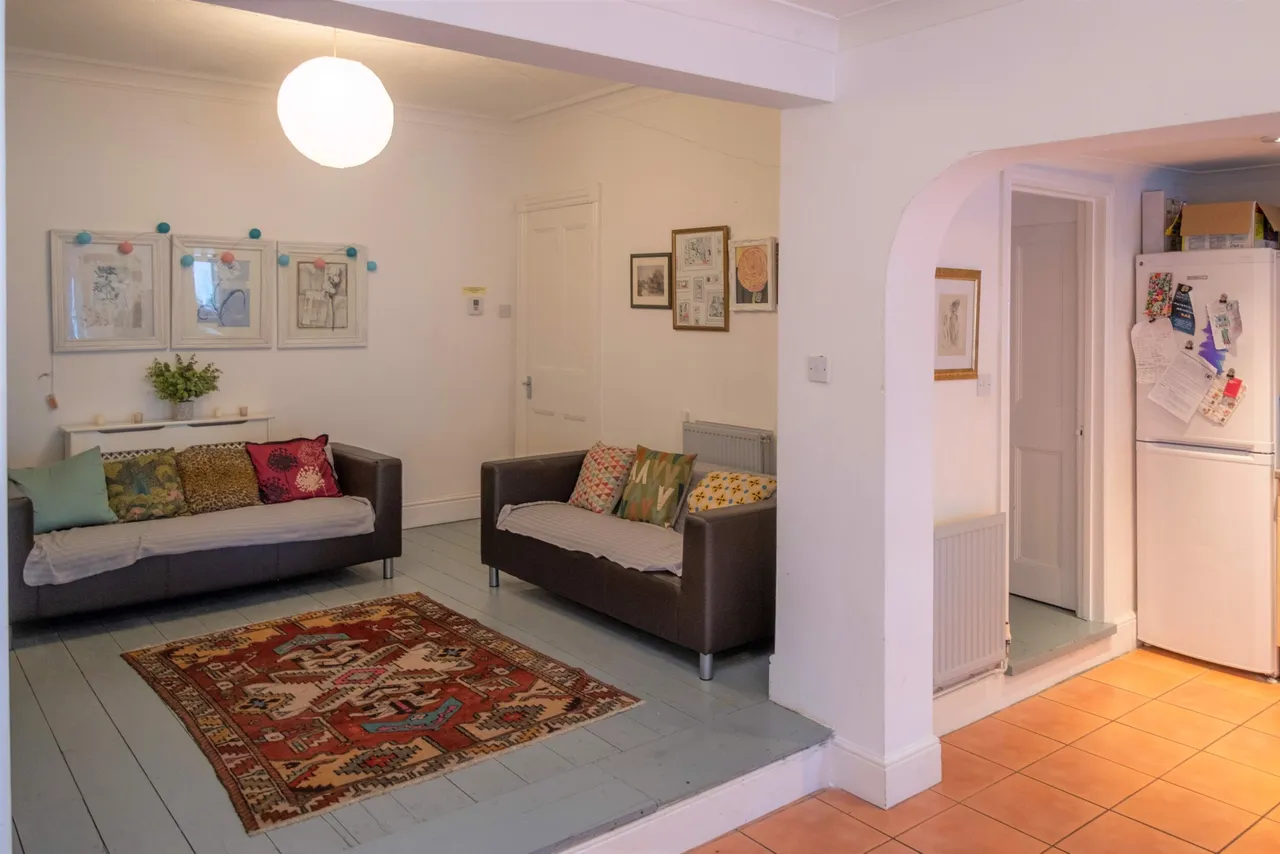 Room 3, 12 St. Pauls Street North, Cheltenham, GL50 4AQ, photo 3