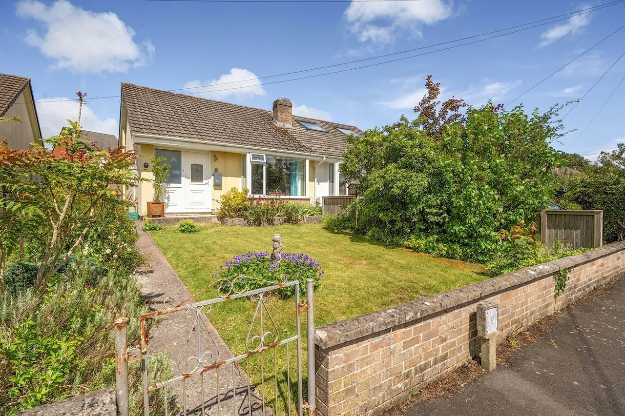 2 bed house for sale, St Cuthbert Avenue, Wells, BA5