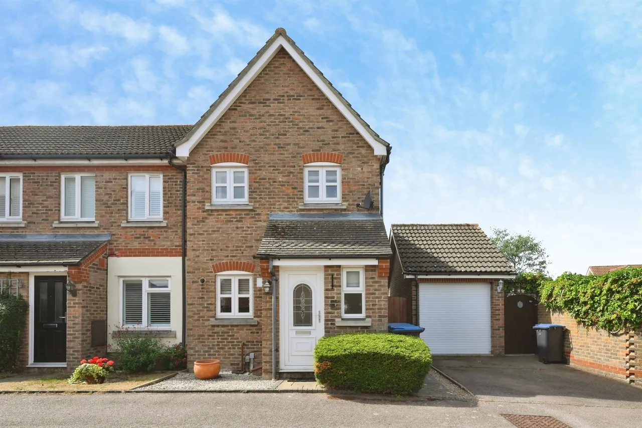 2 bed house for sale — Rushton Grove, Harlow